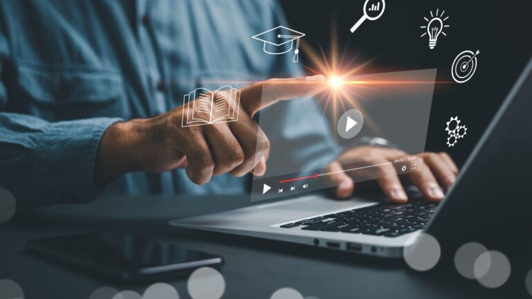 Rosboxar: An online platform and storefront