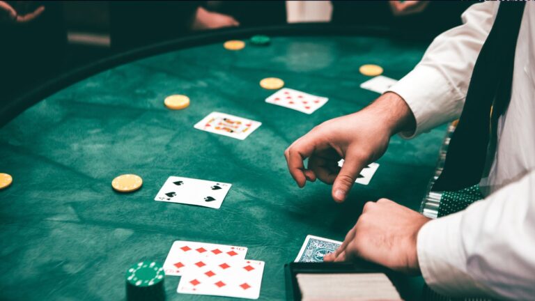 Poieno: The Unique Game That Combines Poker and Keno