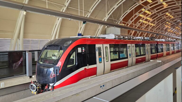 Total Rail Solutions: Modern Railway Infrastructure and Transit Networks