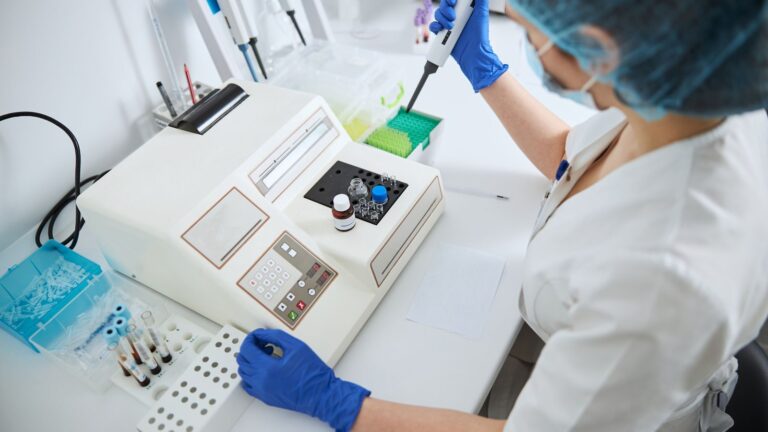 MyPipette: A laboratory tool used to measure and transfer specific volumes of liquid MyPipette: A laboratory tool used to measure and transfer specific volumes of liquid