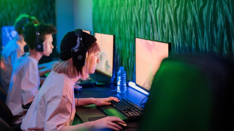 Hentquz: Exploring an Internet Slang Term and Its Digital Culture Hentquz: Exploring an Internet Slang Term and Its Digital Culture
