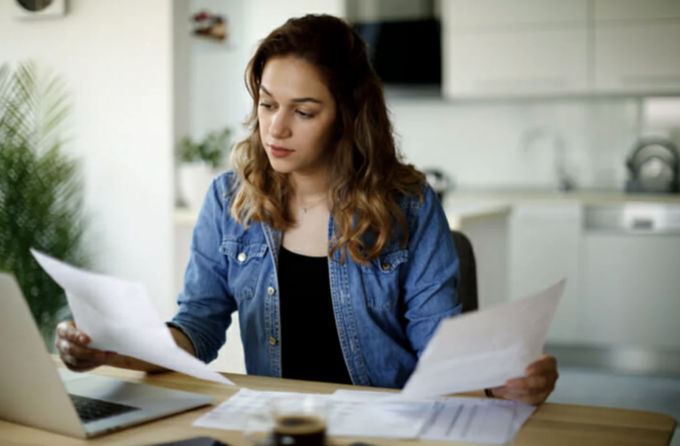 De-Banking and the Quiet Fight Over Who Gets a Bank Account De-Banking and the Quiet Fight Over Who Gets a Bank Account